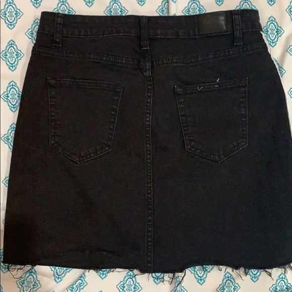 Skirts - Picture 2 of 6